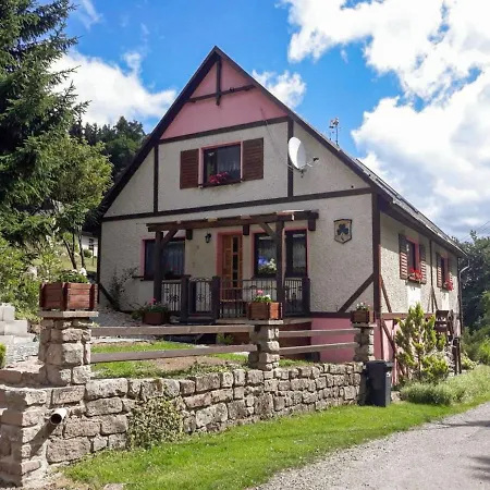 U Hronova-2 By Interhome דירה *