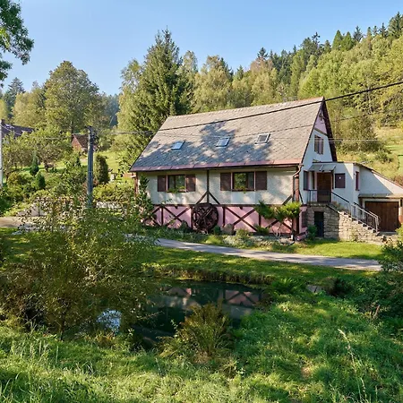 U Hronova-2 By Interhome דירה