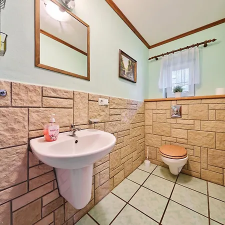 דירה U Hronova-2 By Interhome Chlivce